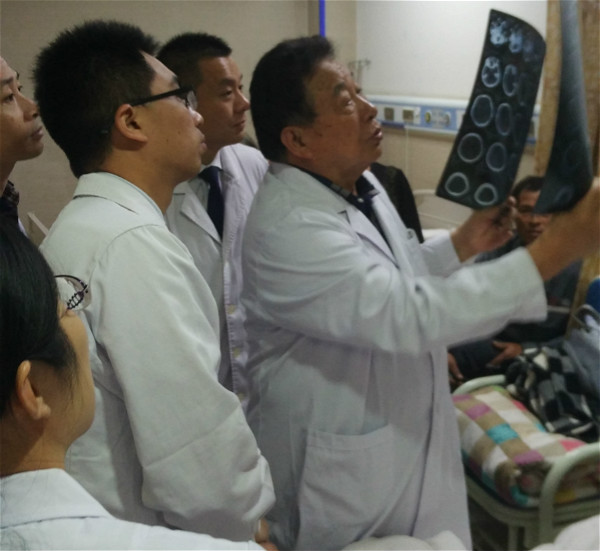 我院神經(jīng)內(nèi)科開展教學(xué)查房活動(dòng)4_meitu_1.jpg