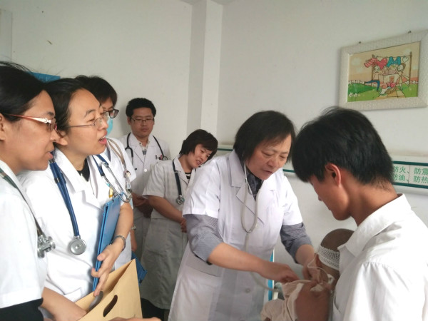 李軍主任查房_meitu_3.jpg
