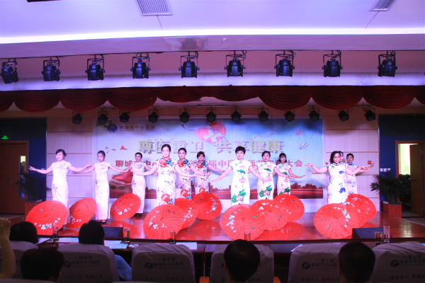 首屆醫(yī)師節(jié)表彰大會(huì) (6)_meitu_6.jpg