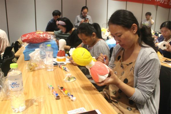 我院舉辦“童心斑斕 繪出中秋情孕”大型活動3_meitu_3.jpg